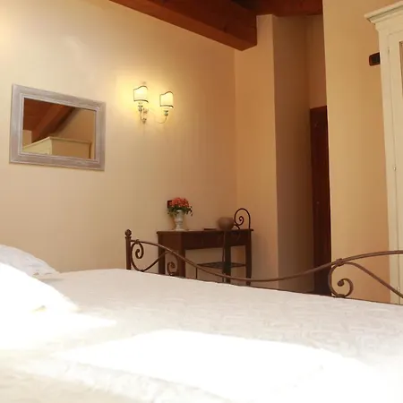 Agriturismo Colle Mura Farm stay *